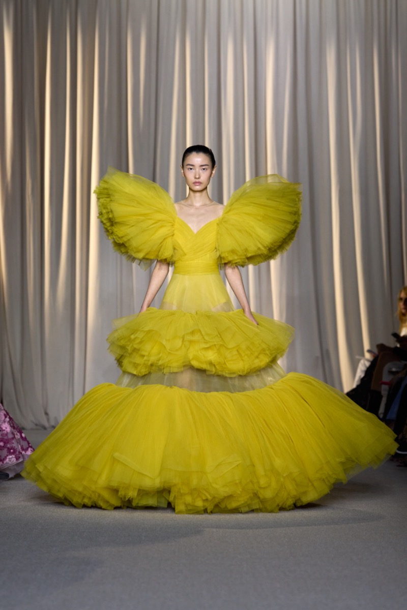 Paris: Giambattista Valli Haute Couture Automne Hiver 2024-2025